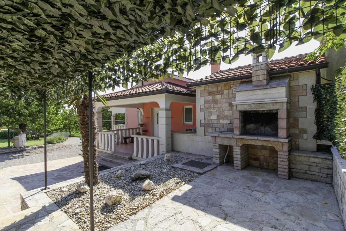 Villa Linda in Lovrinići  Pazin Exterior foto